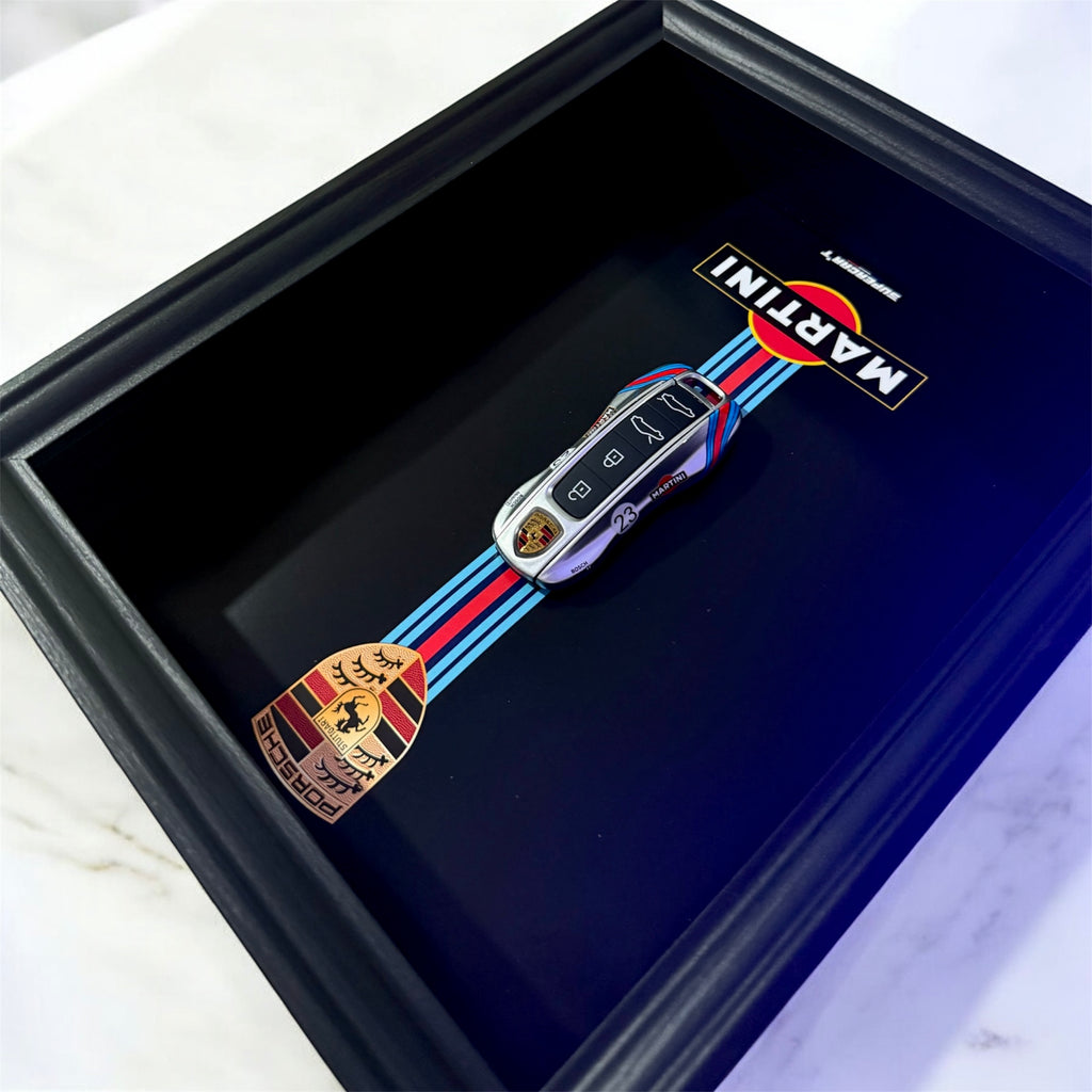 Cadre 1 of 3 - Porsche Martini Édition