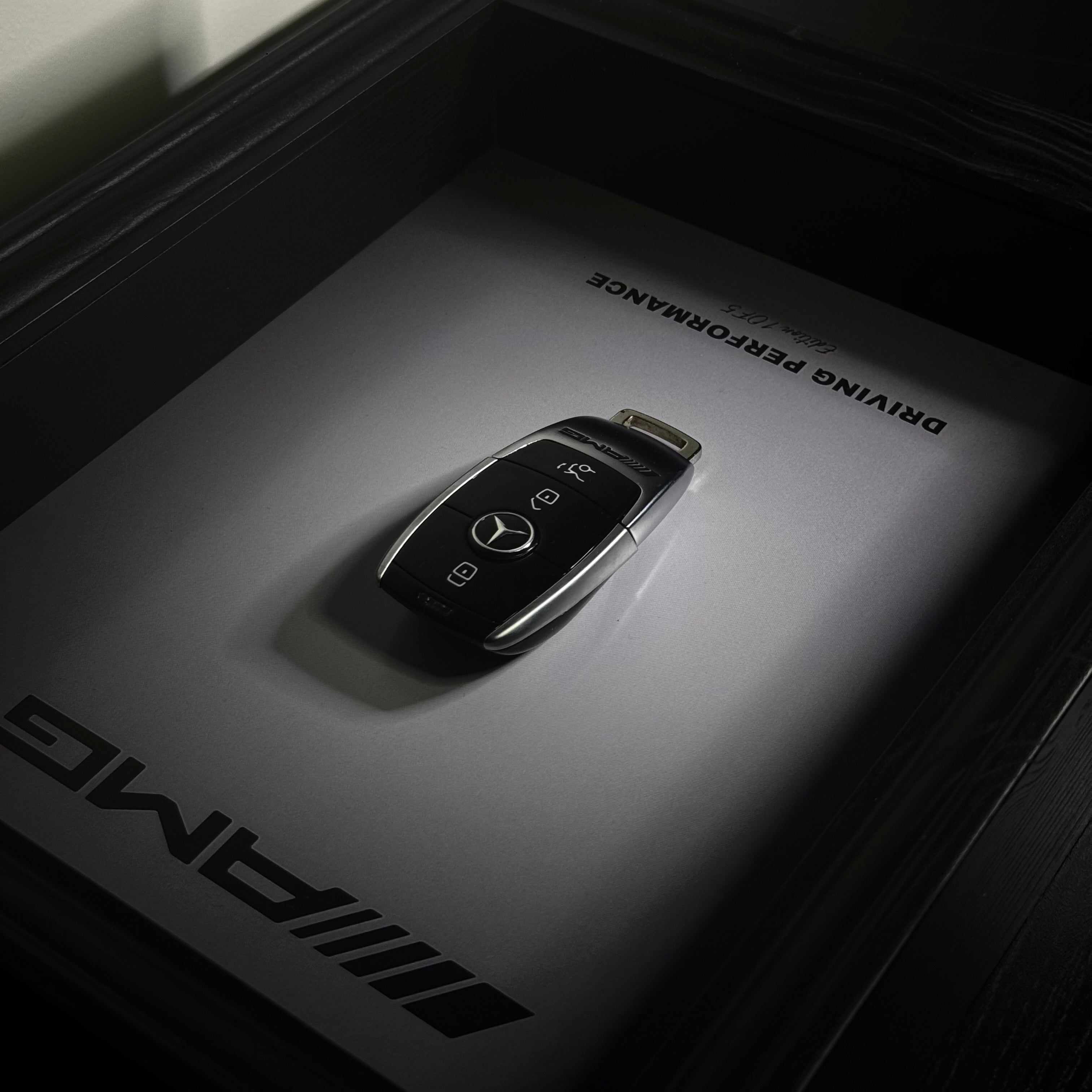 Cadre AMG - 1 of 5 - Driving performance edition